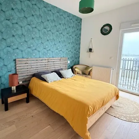Beautiful 40 M With Terrace In *